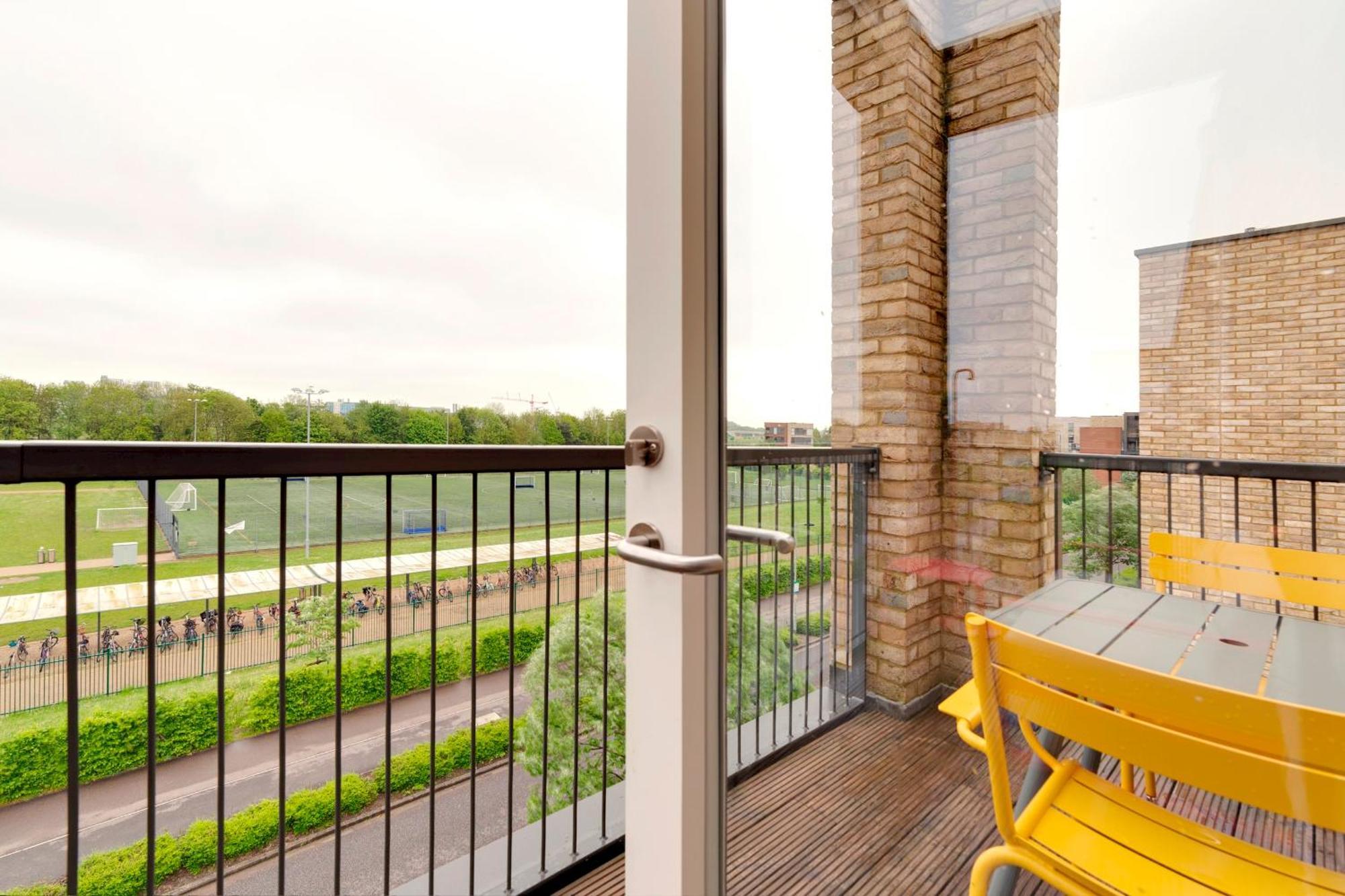 Pass The Keys Stunning And Spacious Modern Flat - Own Car Park CBG Exterior foto